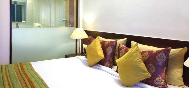 Hotel Yogi Metropolitan Navi Mumbai Exterior foto